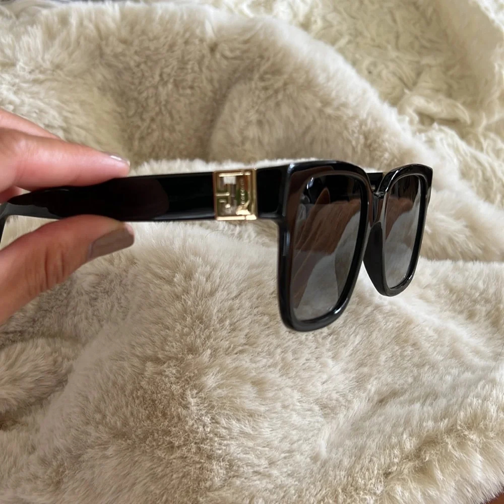 Givenchy bold square